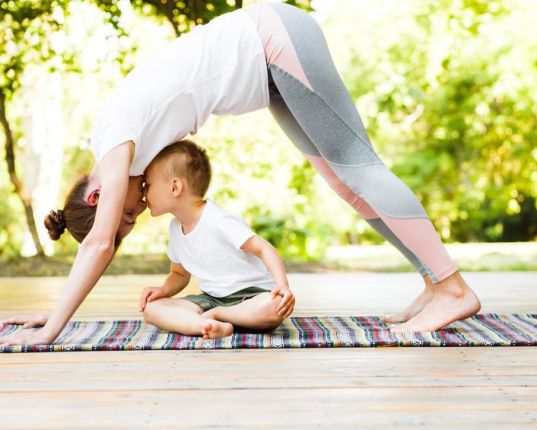 Fête des mères 2026 : des cadeaux yoga pour les mamans yogis