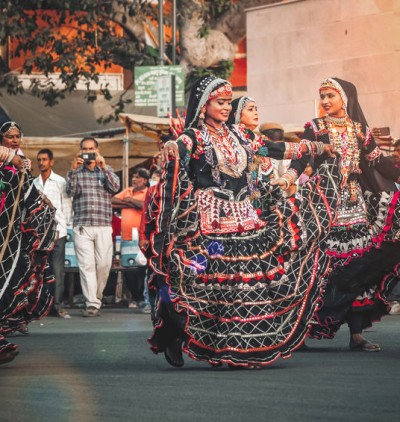 Radhakrishna : la dévotion par l'amour Chin Mudra