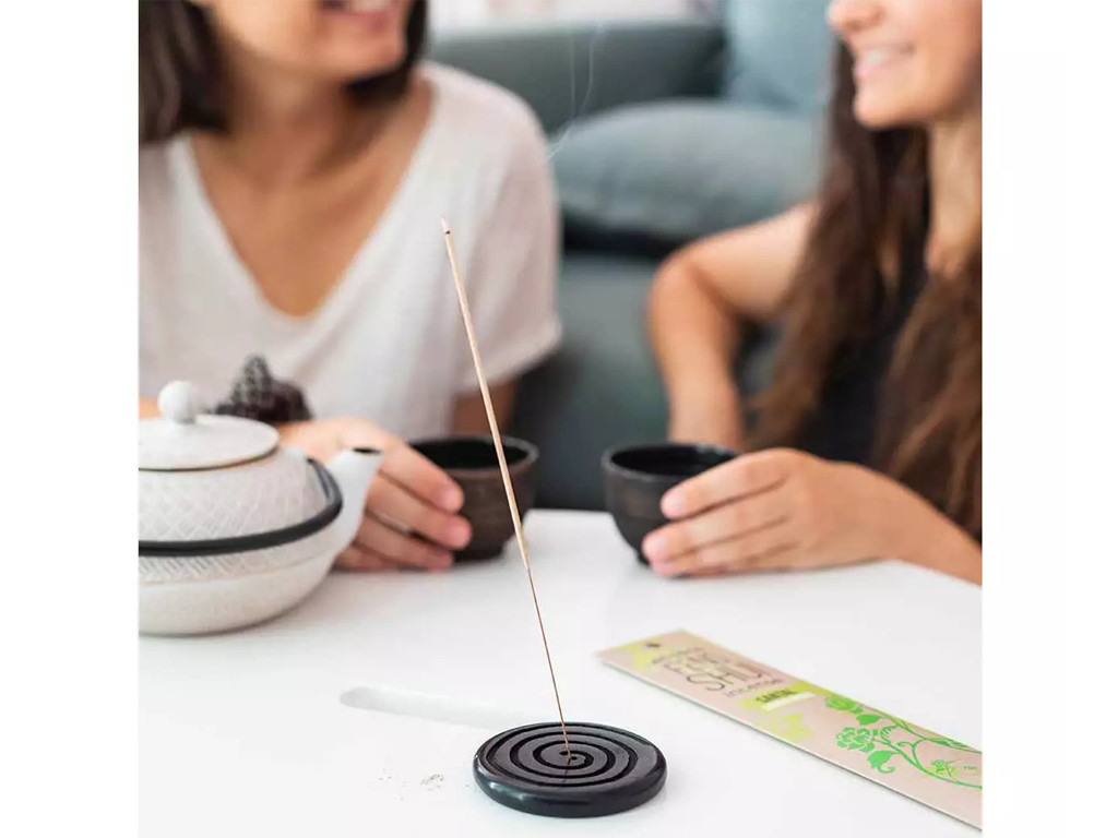 Feng Shui incense element Wood, Sandalwood 20 sticks x 30 min