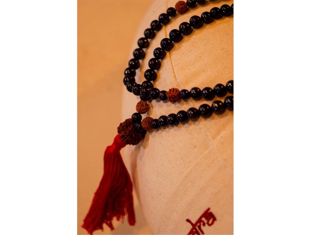 Wonder Care Rudraksha Mala 108 Perle + 1 Guru - 5 Mukhi (Panchmukhi) - Collana Di Preghiera Per Meditazione Japa, Nepal