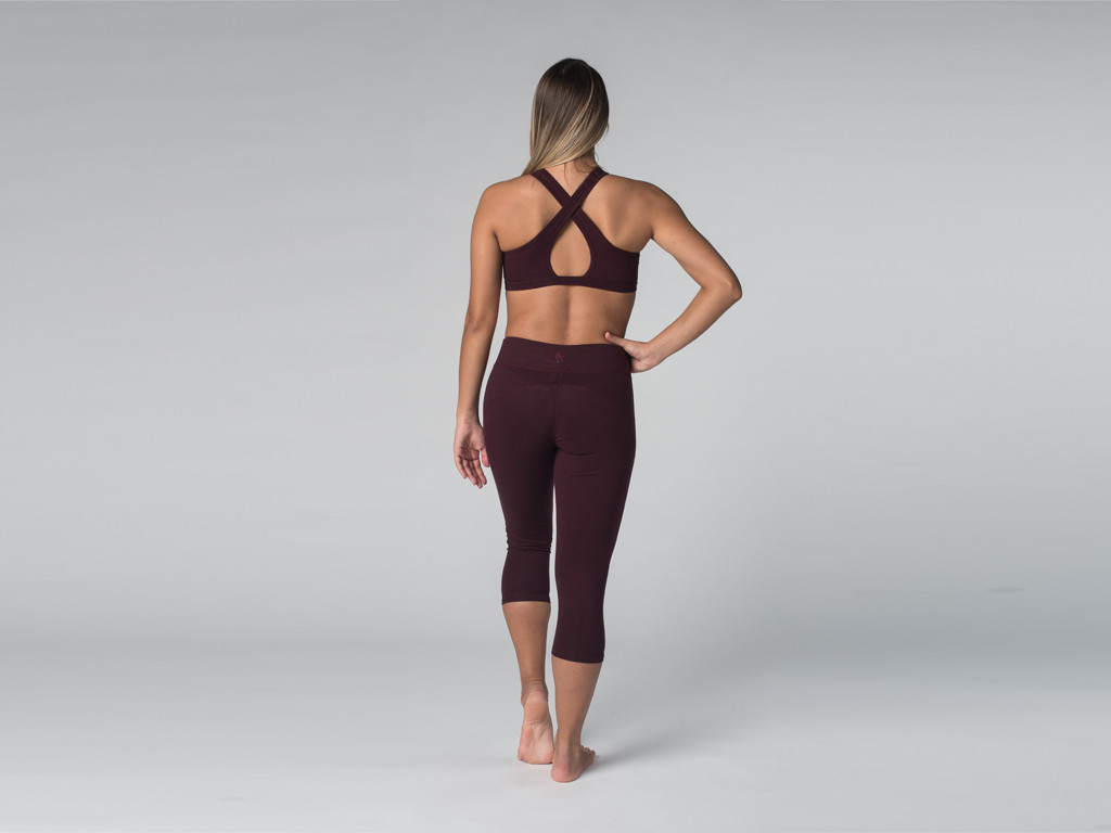 Pantalon de yoga Corsaire CAPRI 95% coton Bio et 5% Lycra Prune - Fin de Serie