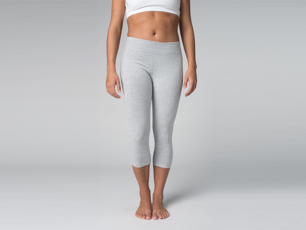 Pantaloni yoga Capri CAPRI 95% cotone organico e 5% Lycra Grigio Perla - Fine della serie