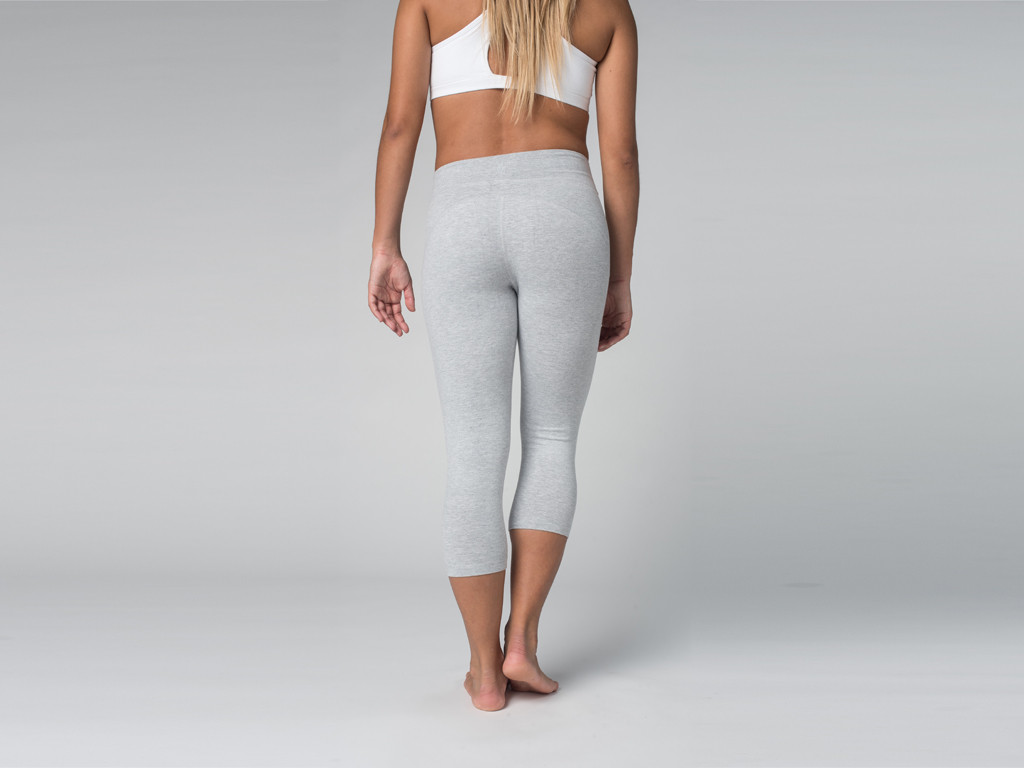 Pantalon de yoga Corsaire CAPRI 95% coton Bio et 5% Lycra Gris Perlé - Fin de Serie