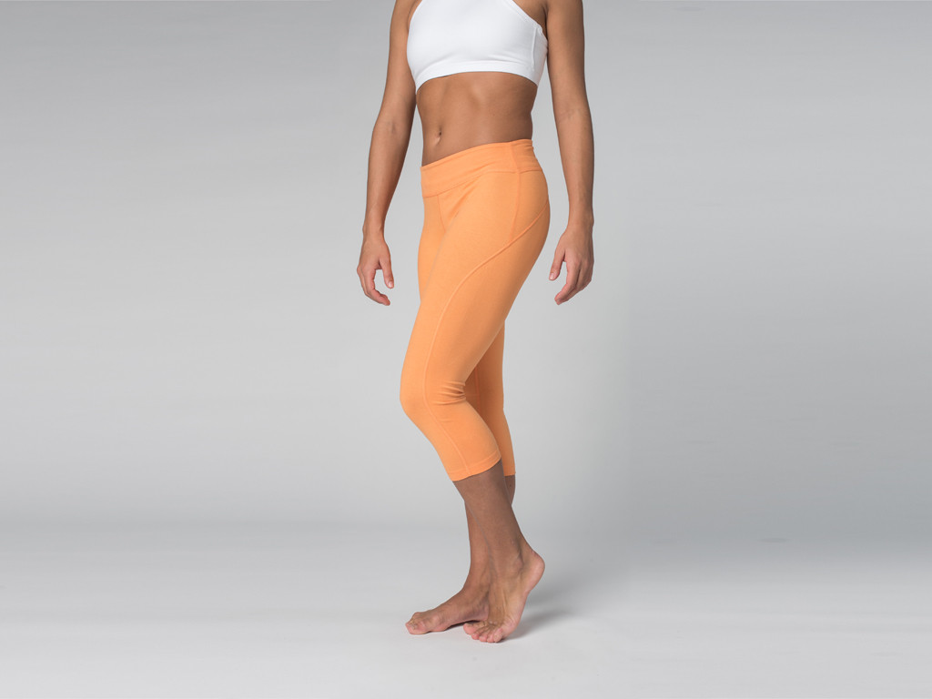 Pantalon de yoga Corsaire CAPRI 95% coton Bio et 5% Lycra Mango - Fin de Serie