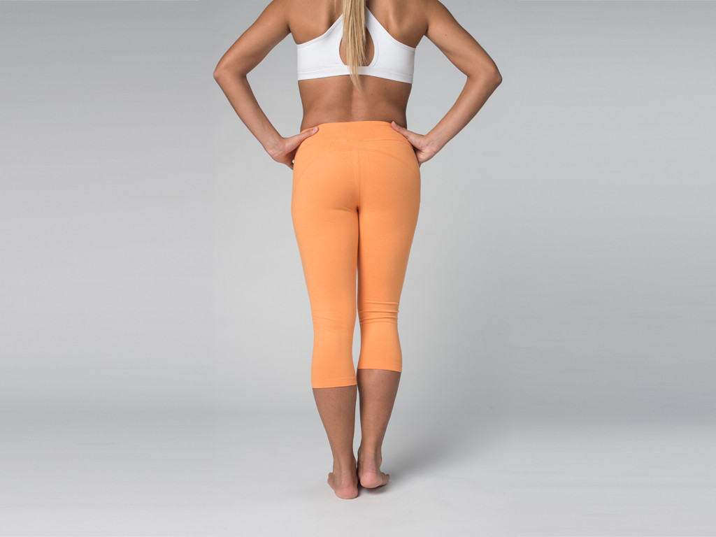 Pantalon de yoga Corsaire CAPRI 95% coton Bio et 5% Lycra Mango - Fin de Serie