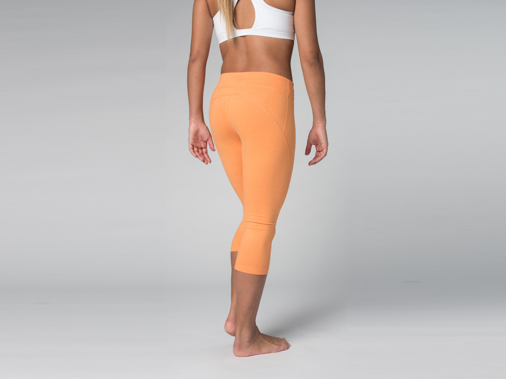Pantalon de yoga Corsaire CAPRI 95% coton Bio et 5% Lycra Mango - Fin de Serie