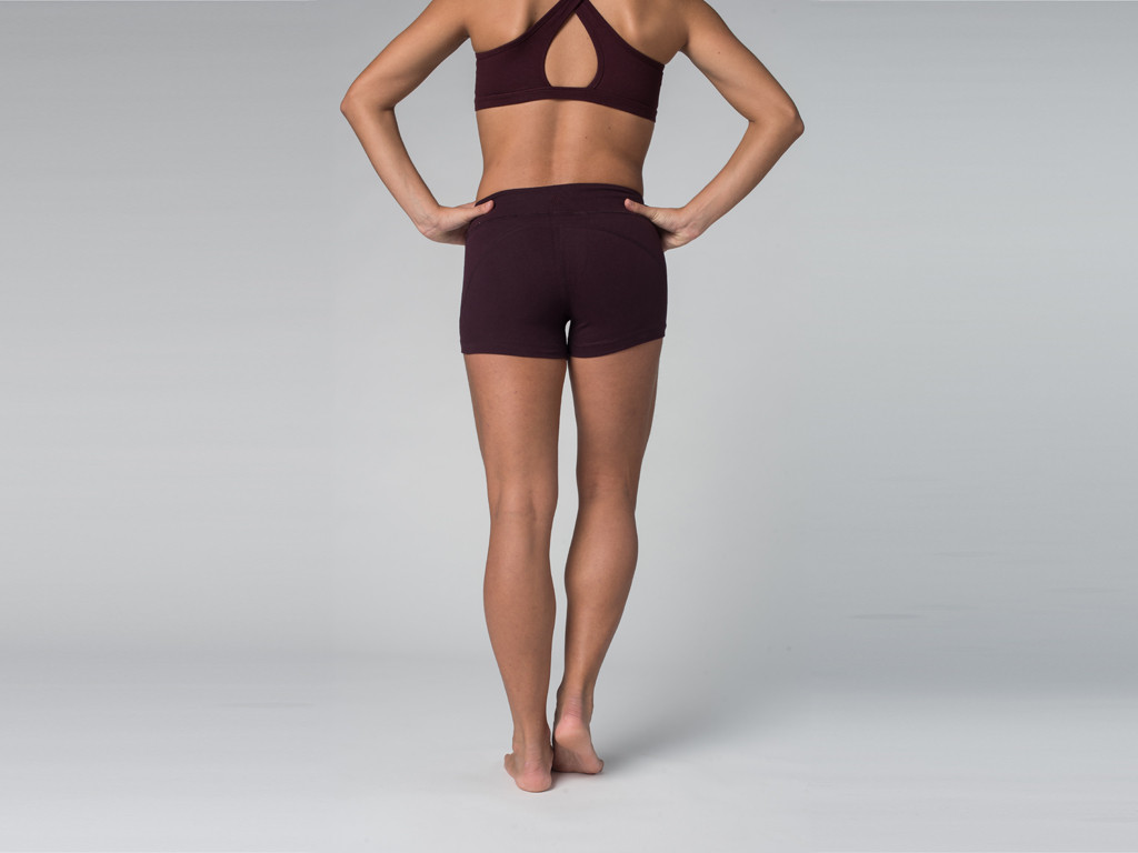 Short de yoga 95% coton Bio et 5% Lycra Prune - Fin de Serie