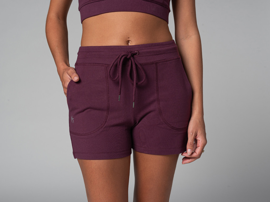 Coole Yoga-Shorts – Bio Pflaume