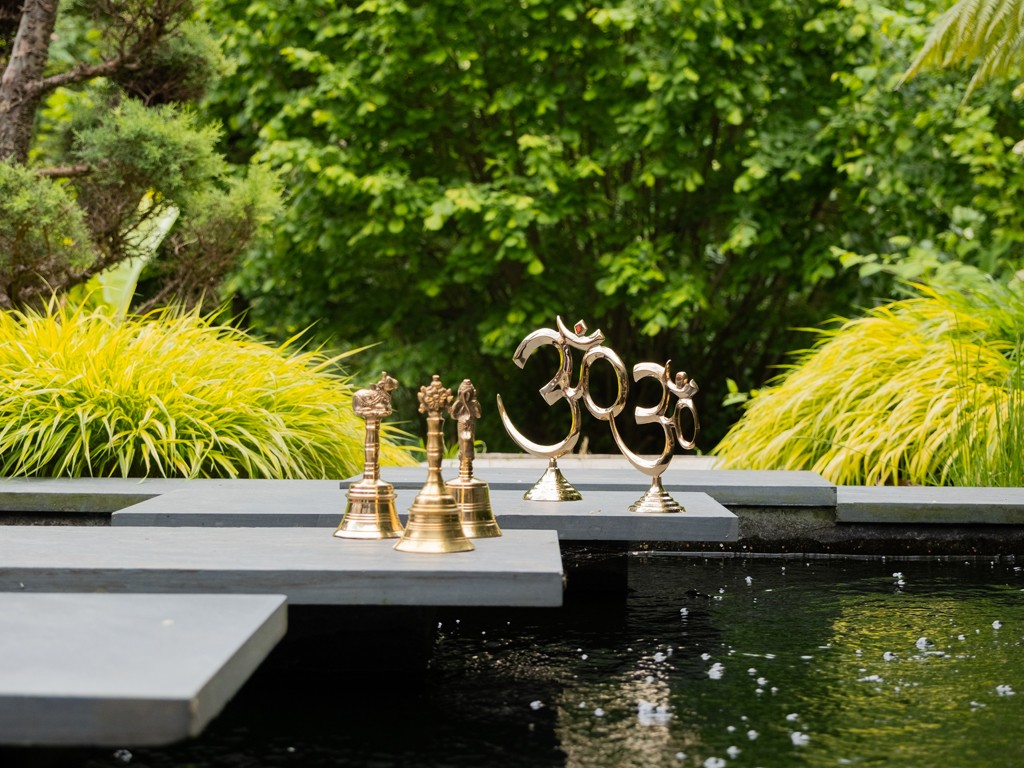 Support de méditation Ohm 25cm x 22cm