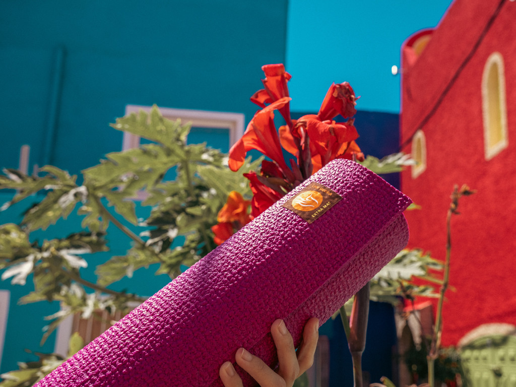 Tapis de yoga Extra-Mat 185cm/220cm x 60cm x 4.6mm Framboise