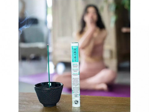 Article de Yoga Rouleau Japonais court Santal Environ 45 bâtonnets x 30 min