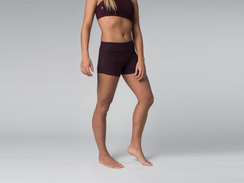Article de Yoga Short de yoga 95% coton Bio et 5% Lycra Prune - Fin de Serie