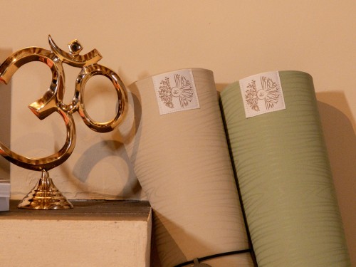 Article de Yoga Support de méditation Ohm 18cm x 14cm