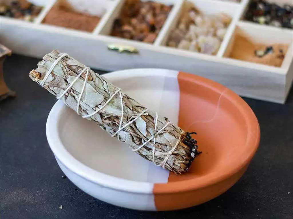 Vase rituel en terre cuite 15cm de diamètre x 5cm de hauteur